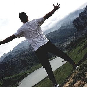 Meet your Posher, Sandro silvia